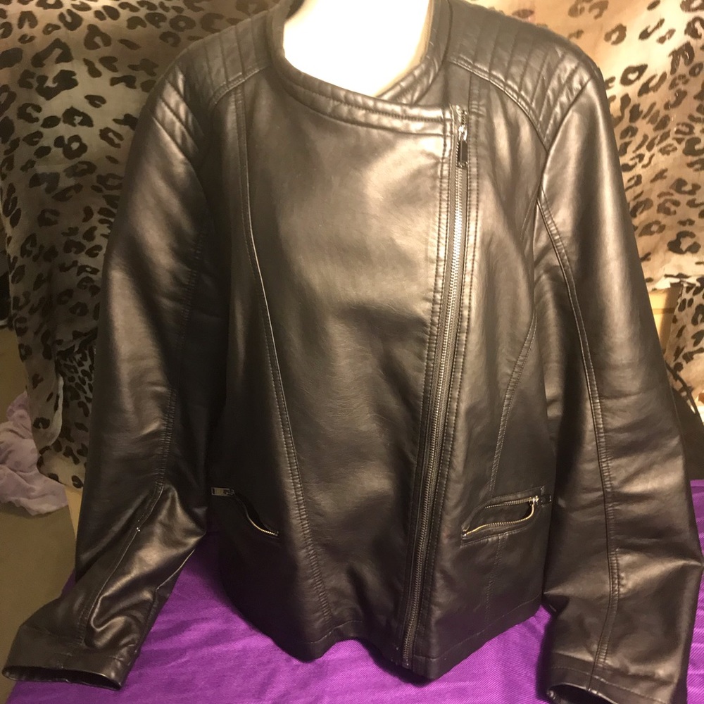 EUC XXL/20 Black Faux Leather Jacket With Zippers